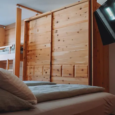 Alpenrauschen شقة