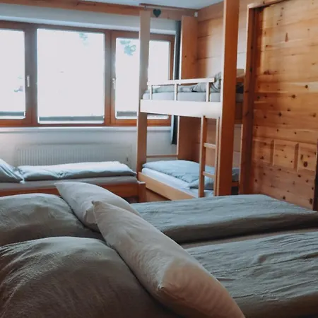 Alpenrauschen شقة *