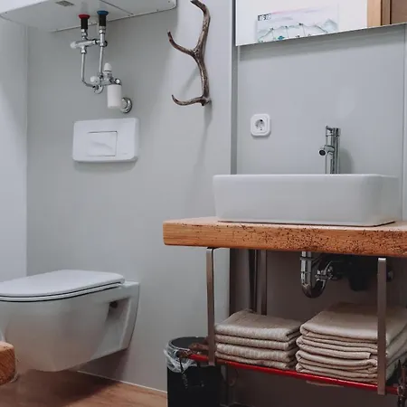 Alpenrauschen شقة